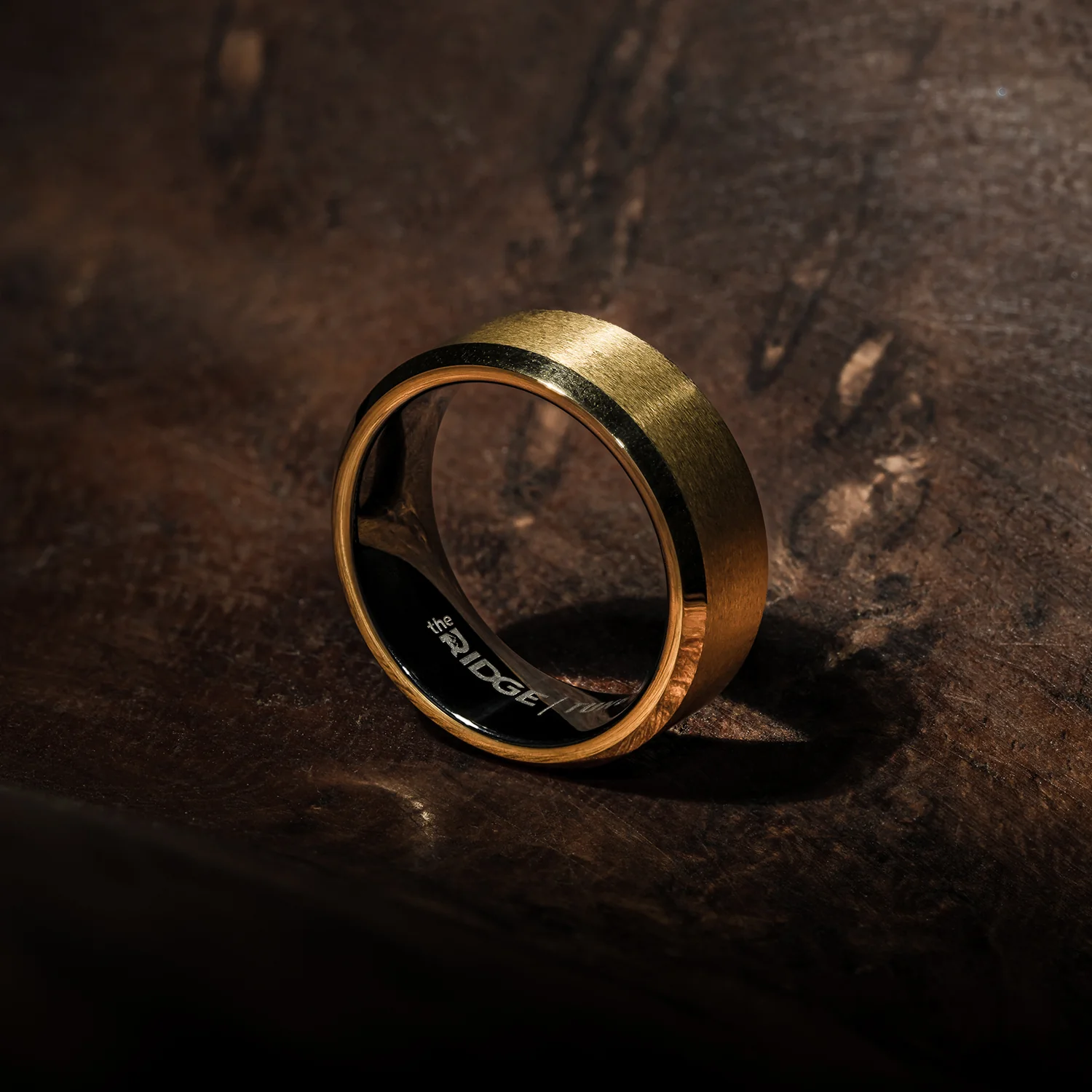 Ridge 8mm Beveled Ring Set - 24K Gold - Image 6