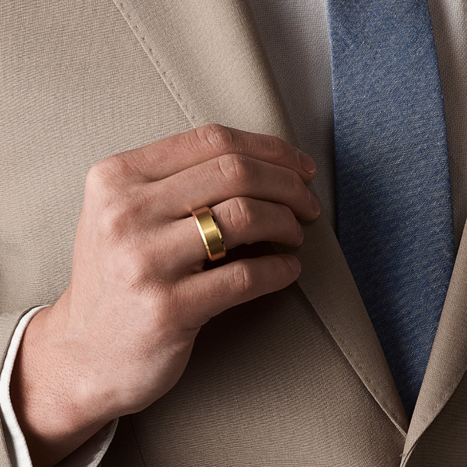 Ridge 8mm Beveled Ring Set - 24K Gold | Tantalum - Image 5